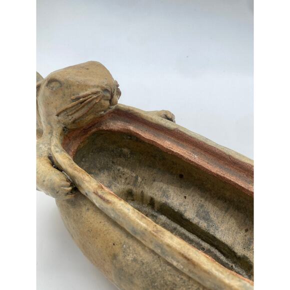 Vintage Studio Art Pottery Otter Covered Dish Handmade Animal Ceramic Vessel - Picture 6 of 7